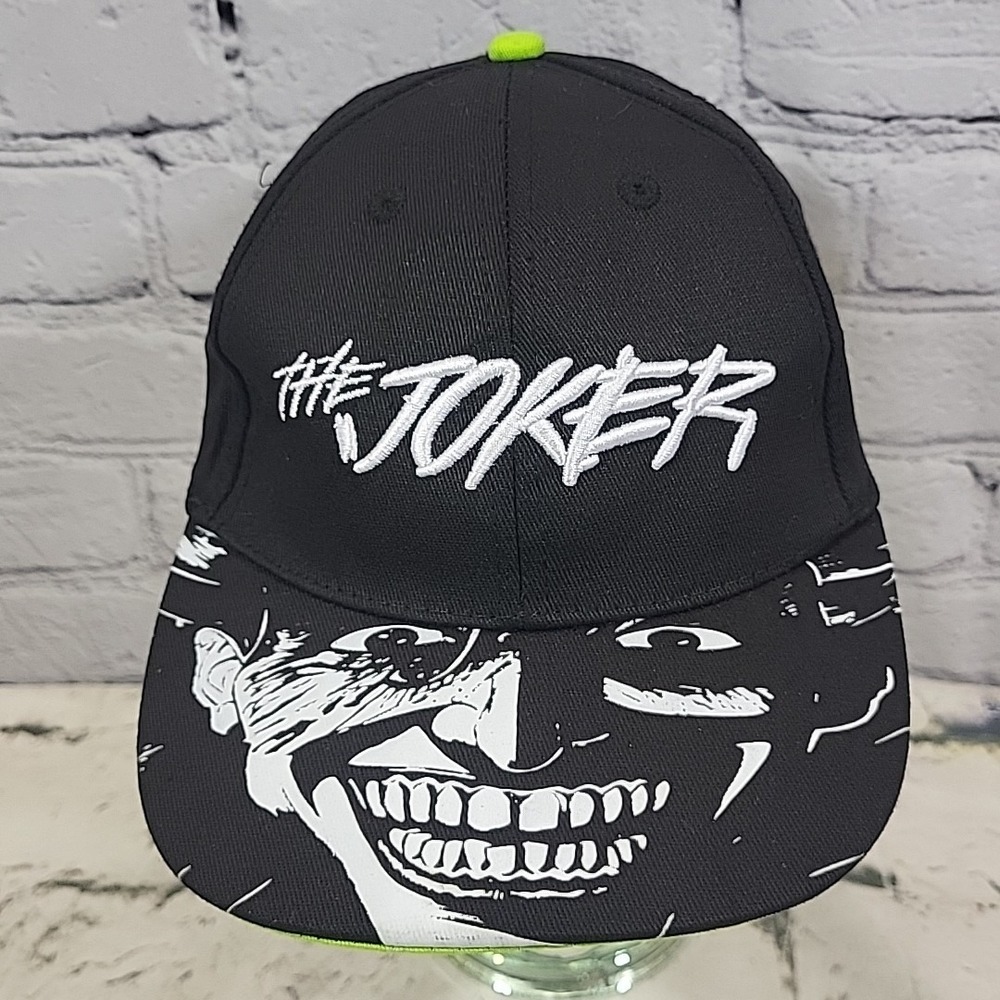 The JOKER Batman Snap Back Hat Flat Bill Graphic Batman Youth OSFM Black White